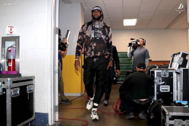 每体：巴萨两个月前还拖欠拜仁1060万莱万转会费，现已结清（每体：两个月前巴萨仍拖欠拜仁莱万转会费1060万欧，现已付清）