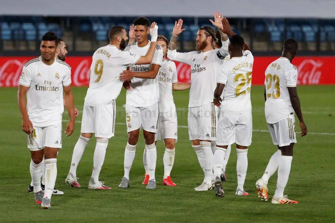 欧联积分榜：里昂领跑，尼斯全败垫底（欧联排名：里昂居首，尼斯全败垫底）