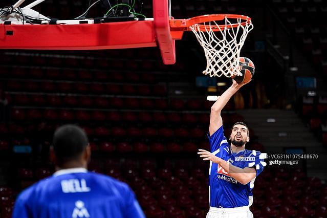 足球国足备战进入冲刺阶段，全队封闭训练（国足冲刺备战打响，球队开启封闭集训）